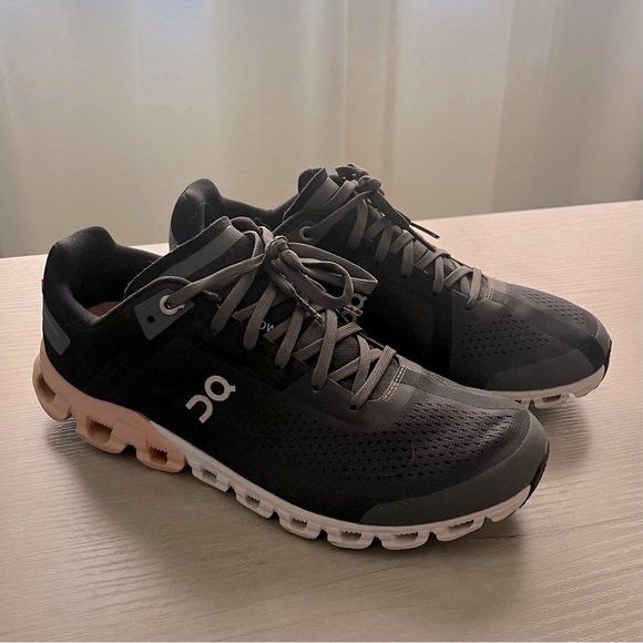 🏃♀️ON Running ☁️CLOUDFLOW ☁️ V3 Size W9 - Picture 1 of 11